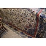 LATE 20TH CENTURY ORIENTAL OR INDIAN CARPET, MULTI-GULL BORDER AND CENTRAL INTERLINKED FLORAL