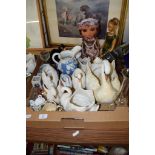 CERAMIC ITEMS INCLUDING WEDGWOOD STYLE JUG AND SOME POTTERY MODELS OF SWANS