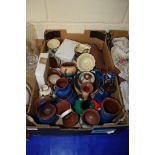 BOX CONTAINING MAINLY POTTERY MOTTO WARES