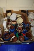 BOX CONTAINING MAINLY POTTERY MOTTO WARES