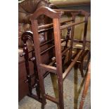 EARLY 20TH CENTURY MAHOGANY TOWEL RAIL, 70CM WIDE