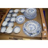 BOX CONTAINING TEA WARES IN THE YUAN PATTERN BY WOOD & SONS, INCLUDING CUPS, SAUCERS, SIDE PLATES