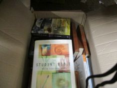 BOX OF MIXED BOOKS INCLUDING T E LAWRENCE THE MINT, STUDENT BIBLE WITH CONCORDANCE