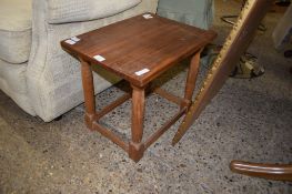 MAHOGANY OCCASIONAL TABLE, 51CM WIDE