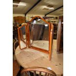 REPRODUCTION MAHOGANY CIRCULAR TOP PEDESTAL TABLE, 30CM DIAM