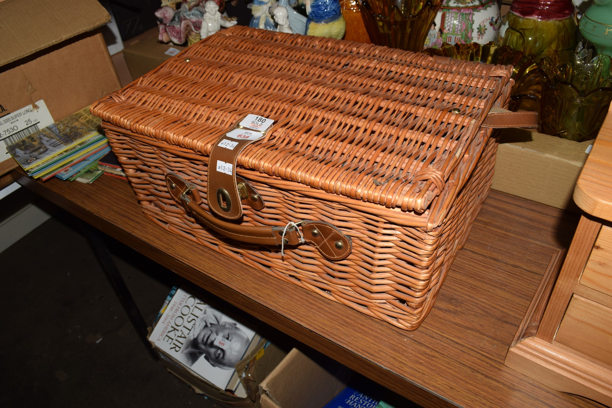 WICKER PICNIC BASKET WITH LEATHER STRAPS