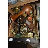 QUANTITY OF METAL WARES INCLUDING BRASS CANDLESTICKS, COPPER EWER ETC