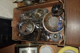 BOX CONTAINING PLATED WARES