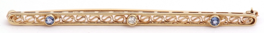 Mixed Lot: 14K stamped sapphire and diamond brooch, the elongated pierced bar featuring bezel set - Image 4 of 7