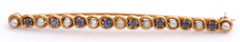 Mixed Lot: 14K stamped sapphire and diamond brooch, the elongated pierced bar featuring bezel set - Image 2 of 7