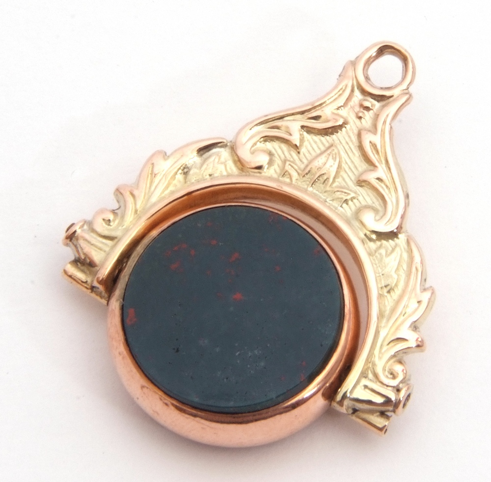 Victorian 9ct gold swivel fob with bloodstone and carnelian sides, framed in a scroll mount - Image 4 of 4