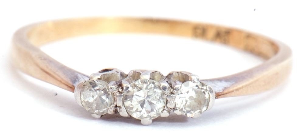 Small three stone diamond ring, a row of three graduated round brilliant cut diamonds, total ct wt - Image 6 of 6