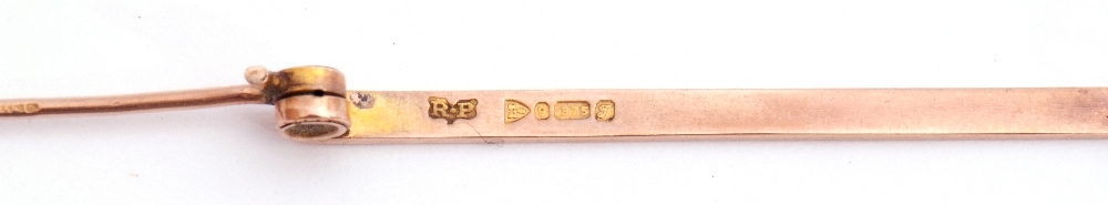 Early 20th century 9ct gold pin brooch, the rectangular plain polished bar 5cm long, Chester 1919, - Image 4 of 4