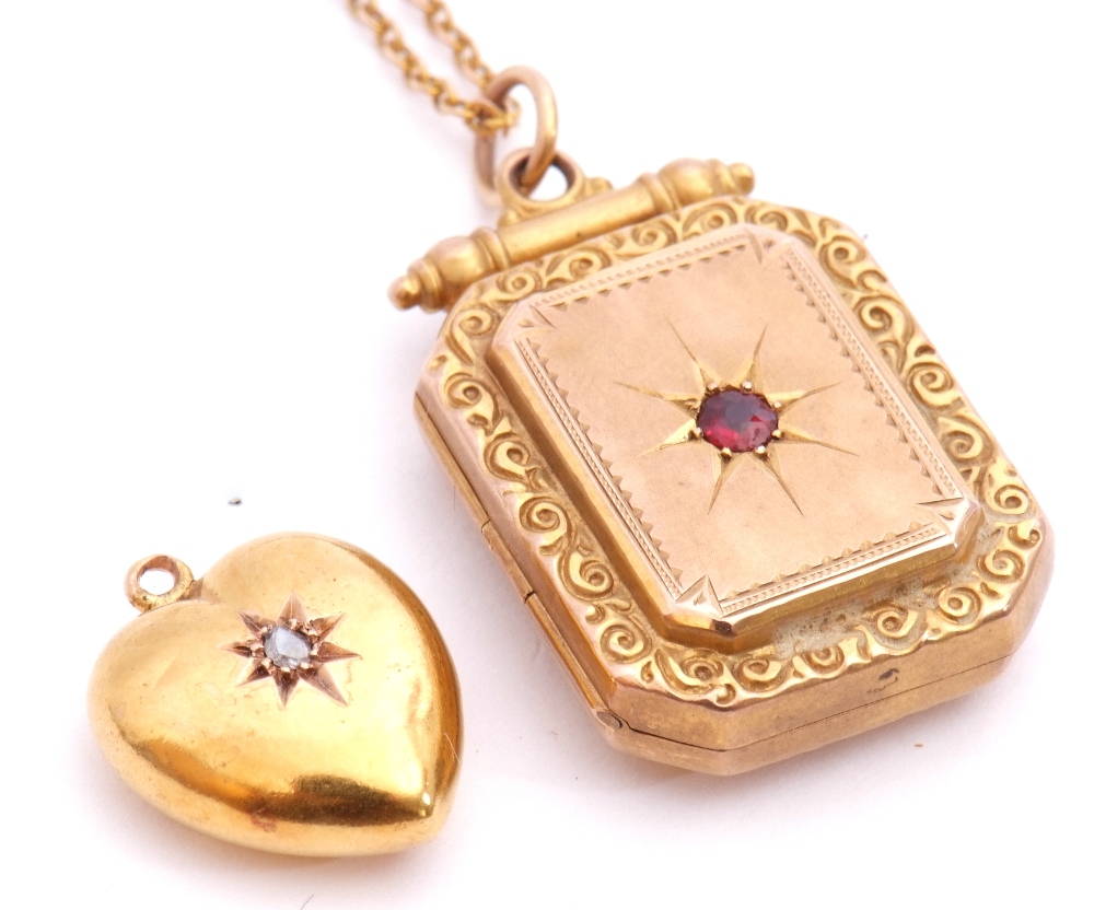 Victorian 9ct gold and garnet set locket of rectangular form, the centre with a small garnet in a - Image 4 of 5