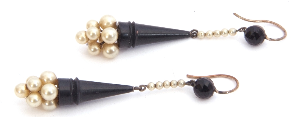 Pair of vintage jet and pearl type cone shaped cluster earrings (a/f) - Image 2 of 3
