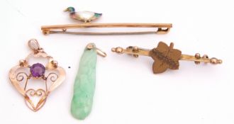 Mixed Lot: 9ct stamped bar brooch applied with a triangular enamel and baroque pearl set duck, 5cm
