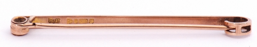 Early 20th century 9ct gold pin brooch, the rectangular plain polished bar 5cm long, Chester 1919, - Image 3 of 4