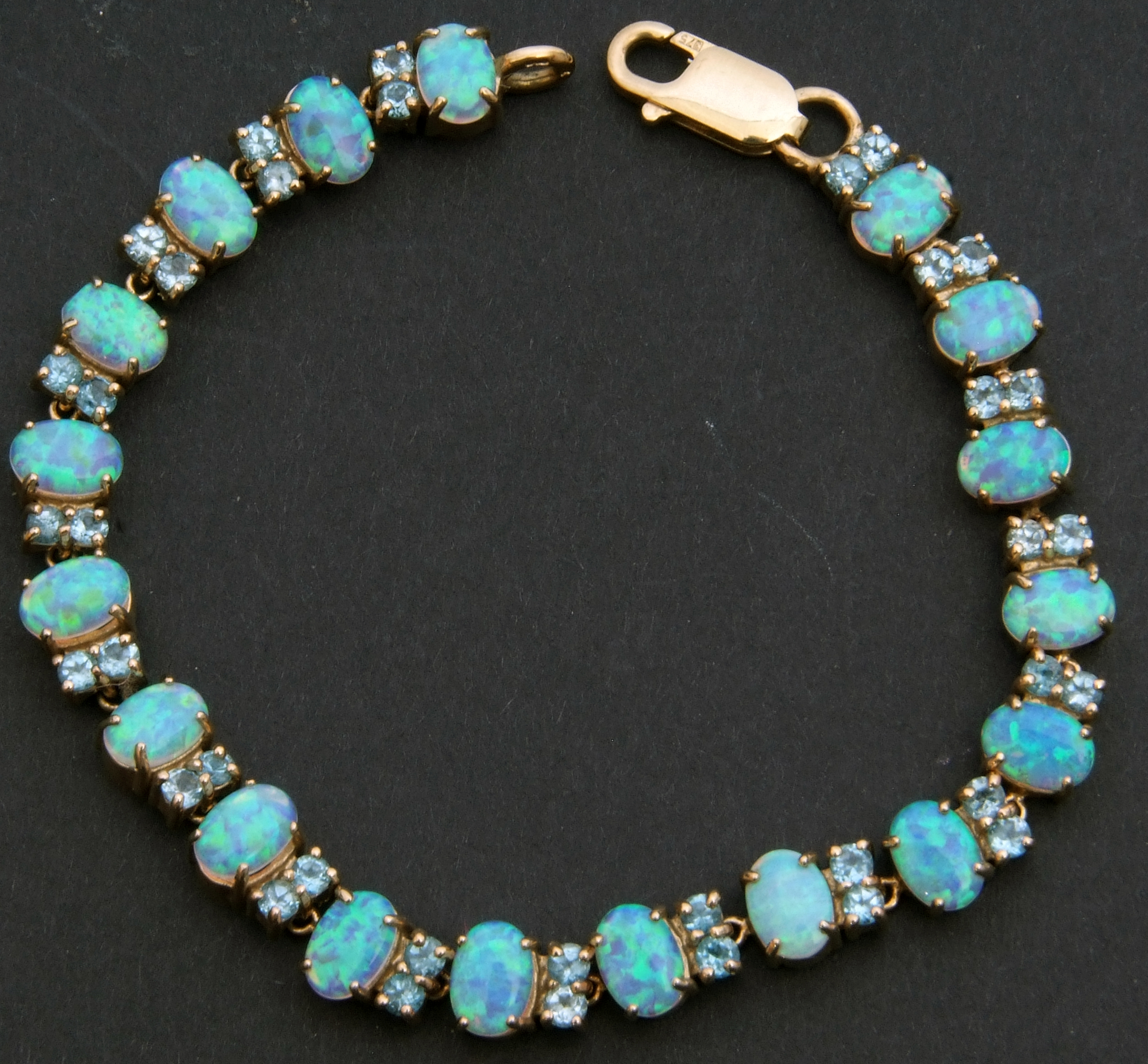 Modern 375 stamped opalescent and blue stone set articulated bracelet - Image 3 of 7