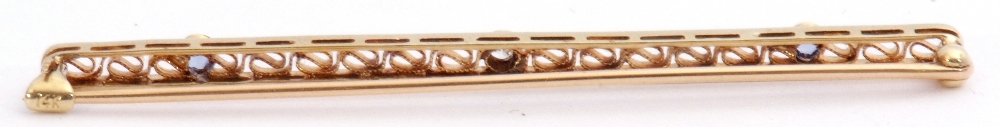 Mixed Lot: 14K stamped sapphire and diamond brooch, the elongated pierced bar featuring bezel set - Image 5 of 7