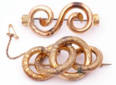 Mixed Lot: yellow metal "S" scroll brooch (a/f) with a steel pin fitting, g/w 4.9gms, together