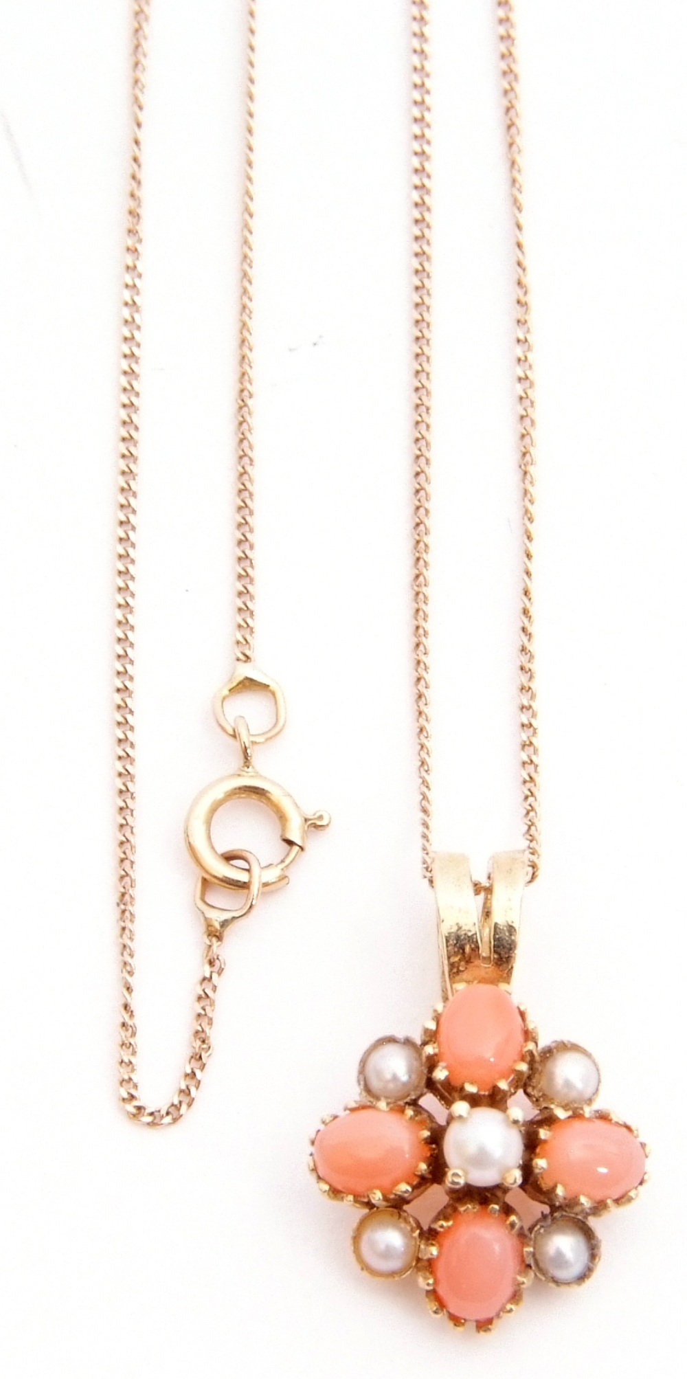 Vintage 9ct gold seed pearl and coral set cluster pendant suspended from a 375 stamped trace chain - Image 2 of 5