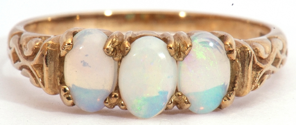 9ct gold and opalescent three-stone ring, featuring three oval cabochon opalescents, individually - Image 4 of 7