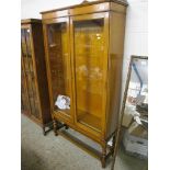 EARLY 20TH CENTURY LIGHT OAK BOOKCASE WITH ADJUSTABLE SHELVING, 92CM WIDE