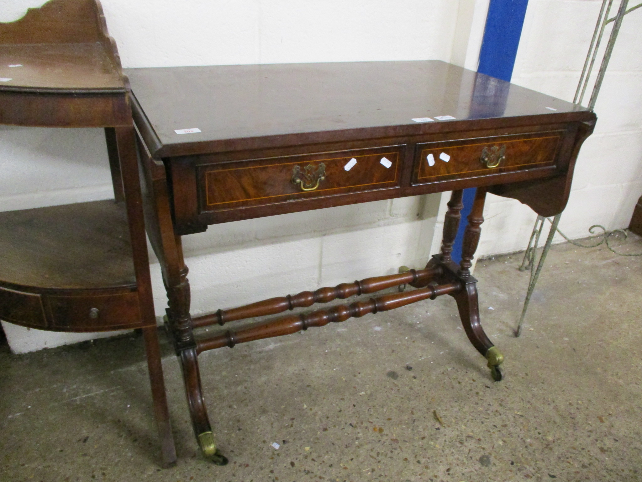 REPRODUCTION MAHOGANY SOFA TABLE, 94CM WIDE