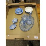 TRAY CONTAINING CERAMICS AND GLASS WARES INCLUDING A WEDGWOOD SMALL DISH AND COVER, PIN TRAY AND