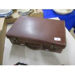 OLD STYLE LEATHER SUITCASE