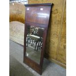 18TH CENTURY AND LATER WALNUT AND MAHOGANY WALL MIRROR, 51CM WIDE