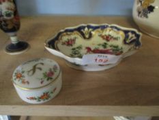 WORCESTER STYLE SMALL DISH DECORATED WITH AN EXOTIC BIRD AND FURTHER PILL BOX AND COVER