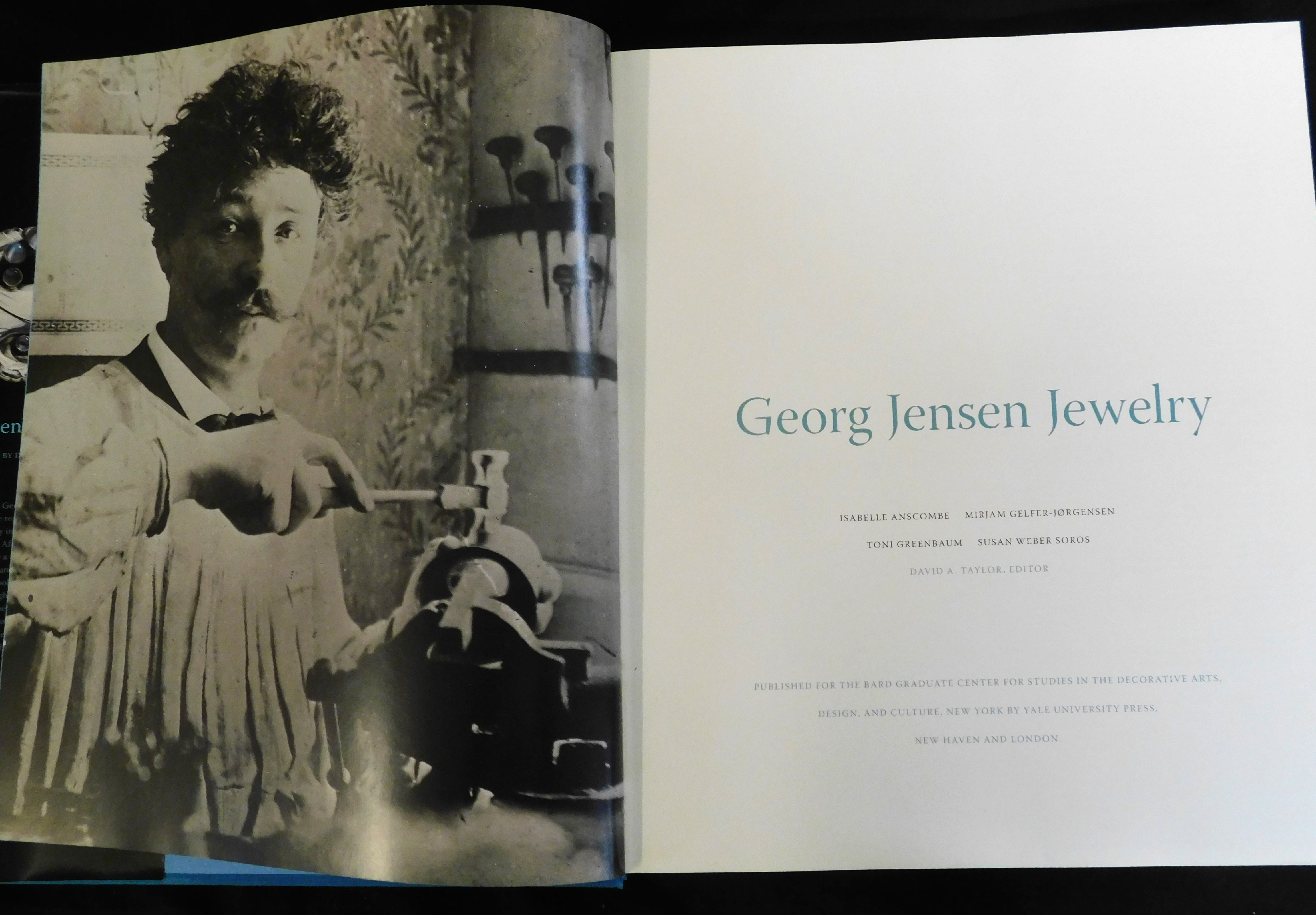 DAVID A TAYLOR (ED): GEORG JENSEN JEWELRY, New York, Yale University Press, 2005, 1st edition, large - Image 2 of 5