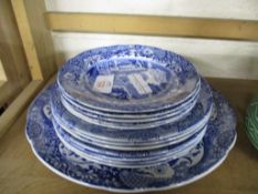 QUANTITY OF COPELAND SPODE ITALIAN PATTERN PLATES, SIDE PLATES AND A DINNER PLATE