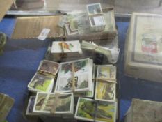 SMALL BOX OF CIGARETTE CARDS