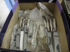 BOX CONTAINING QUANTITY OF FLATWARES, KNIVES AND FORKS BY VINERS