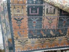 MODERN DESIGN WOOL RUG DECORATED WITH GEOMETRIC DESIGNS, MAINLY GREEN AND RUST FIELD, 123CM WIDE