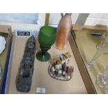 TRAY CONTAINING WOODEN AFRICAN TYPE FIGURE, A VENETIAN STYLE GLASS VASE AND A POTTERY FIGURE OF A