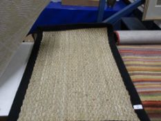 RUG WITH CENTRAL HESSIAN TYPE PANEL