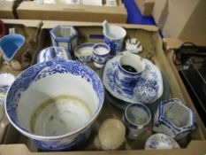 TRAY CONTAINING BLUE AND WHITE WARES INCLUDING A COPELAND SPODE ITALIAN PATTERN JARDINIERE