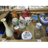 TRAY CONTAINING CERAMIC ITEMS, VARIOUS JUGS AND VASES ETC