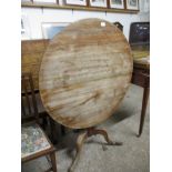 19TH CENTURY OAK CIRCULAR SNAP TOP PEDESTAL TABLE, 92CM DIAM