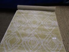 SMALL RUG WITH YELLOW GEOMETRIC DESIGN