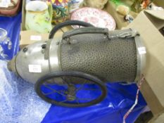 EARLY 20TH CENTURY VINTAGE VACUUM CLEANER ON WHEELS AND PLATE FOR TROJAN DESIGN