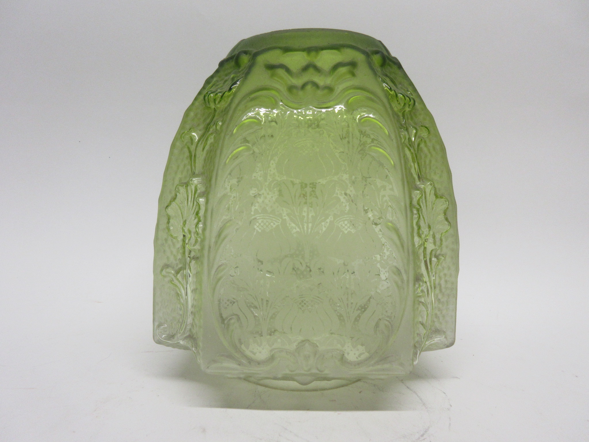 Green glass oil lamp shade with Art Nouveau design of poppies, 10cm diam at base - Image 2 of 7