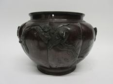 Japanese bronzed lobed jardiniere decorated in relief with birds and monkeys, Meiji period, 16cm