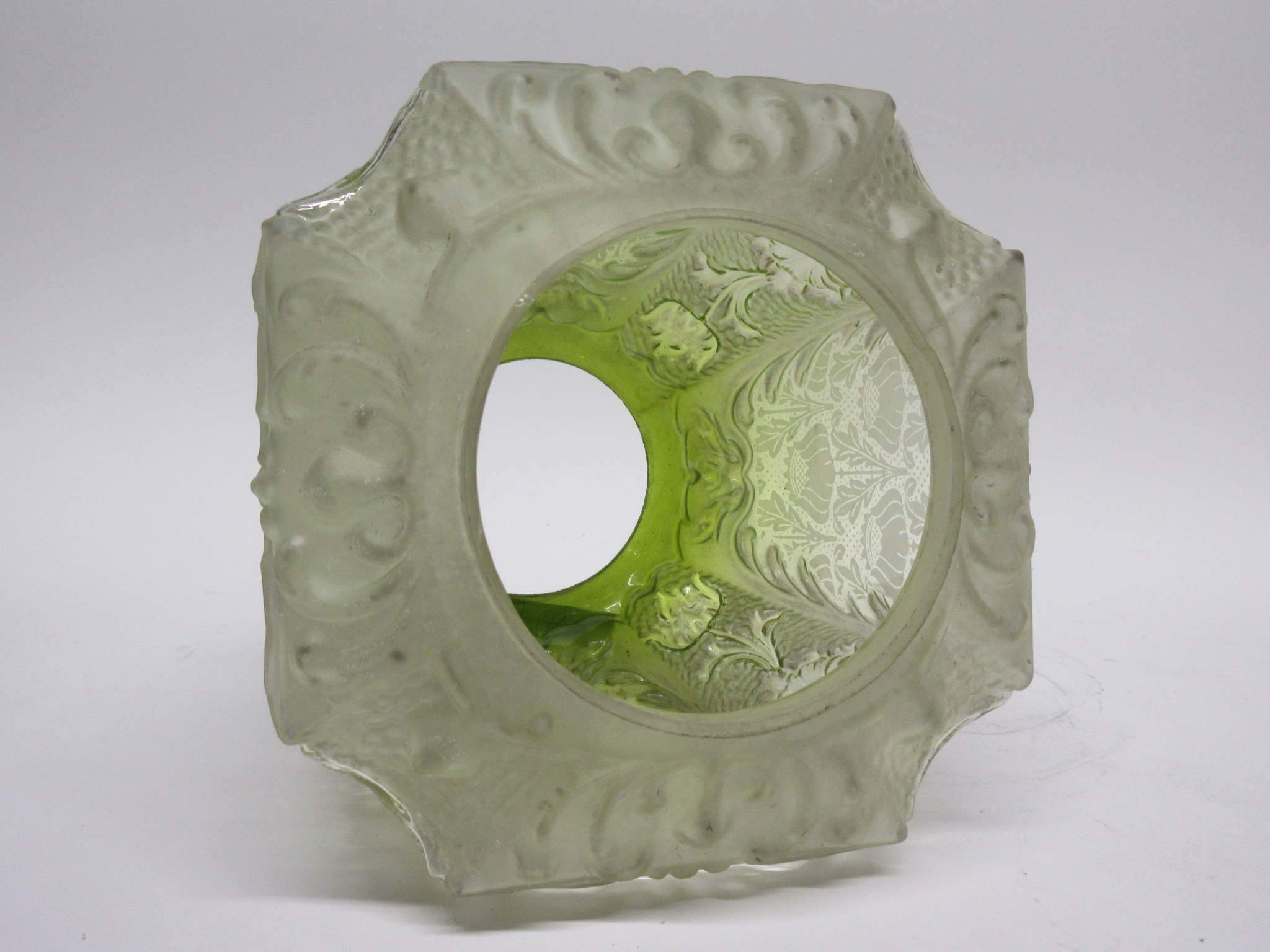 Green glass oil lamp shade with Art Nouveau design of poppies, 10cm diam at base - Image 5 of 7