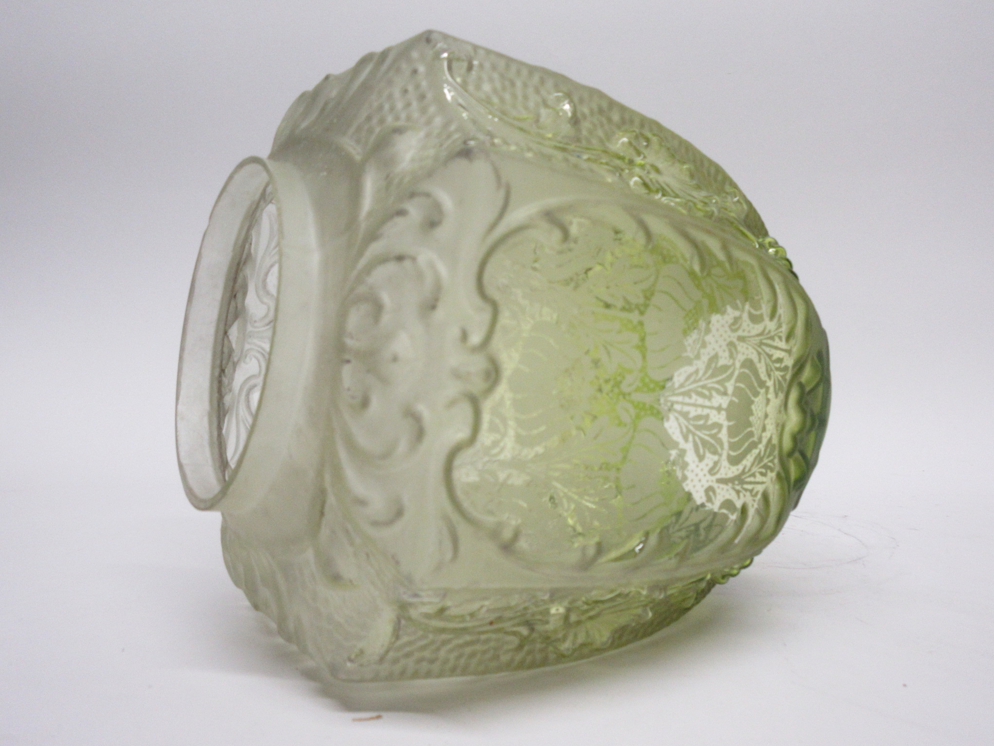 Green glass oil lamp shade with Art Nouveau design of poppies, 10cm diam at base - Image 6 of 7