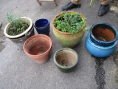 SELECTION OF VARIOUS GLAZED AND TERRACOTTA PLANTERS TOGETHER WITH A GALVANISED BUCKET