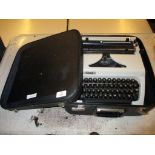 VINTAGE TYPEWRITER IN CASE